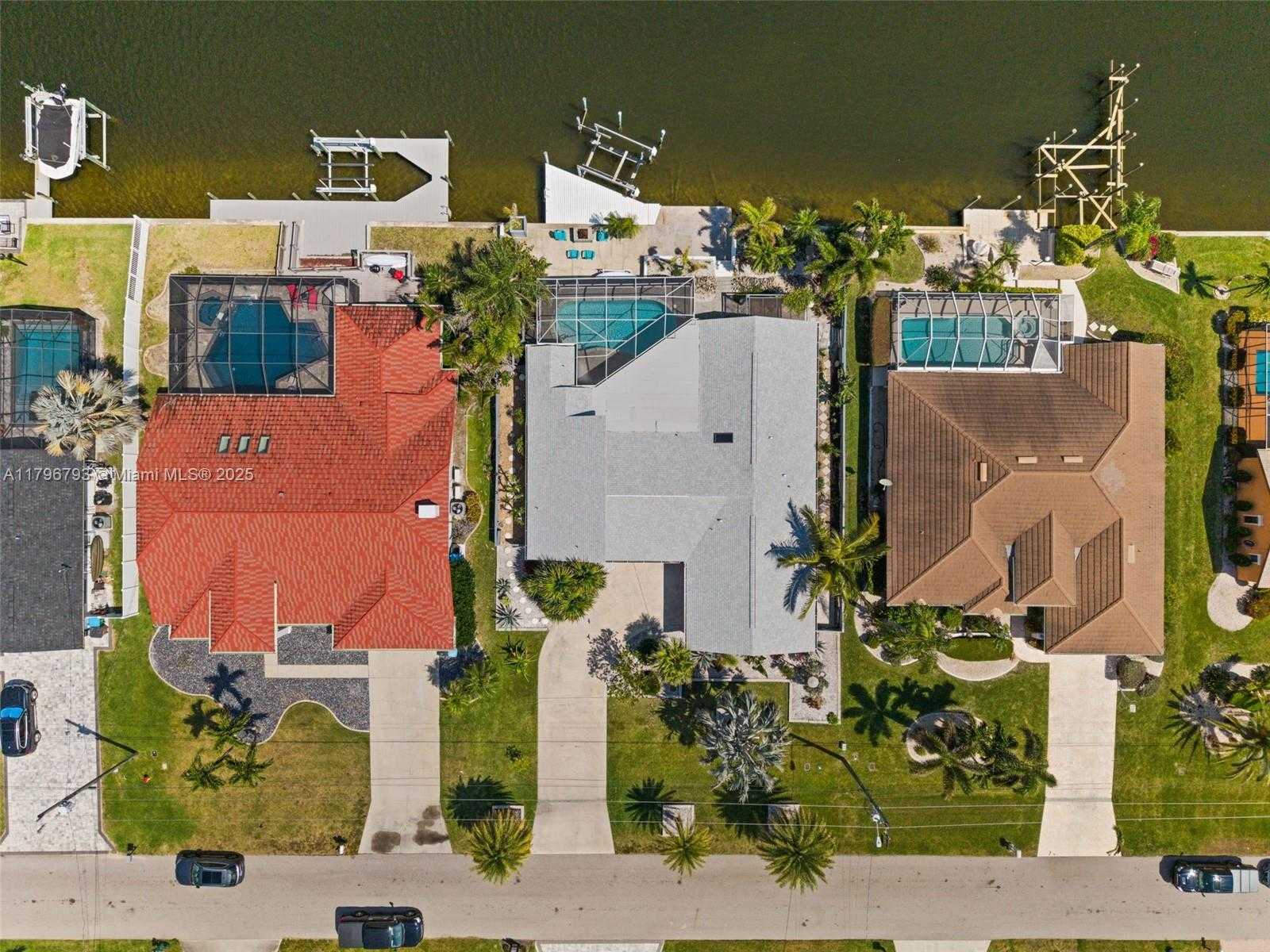 Small Image of 621 SW 49TH LN, Cape Coral Number 48