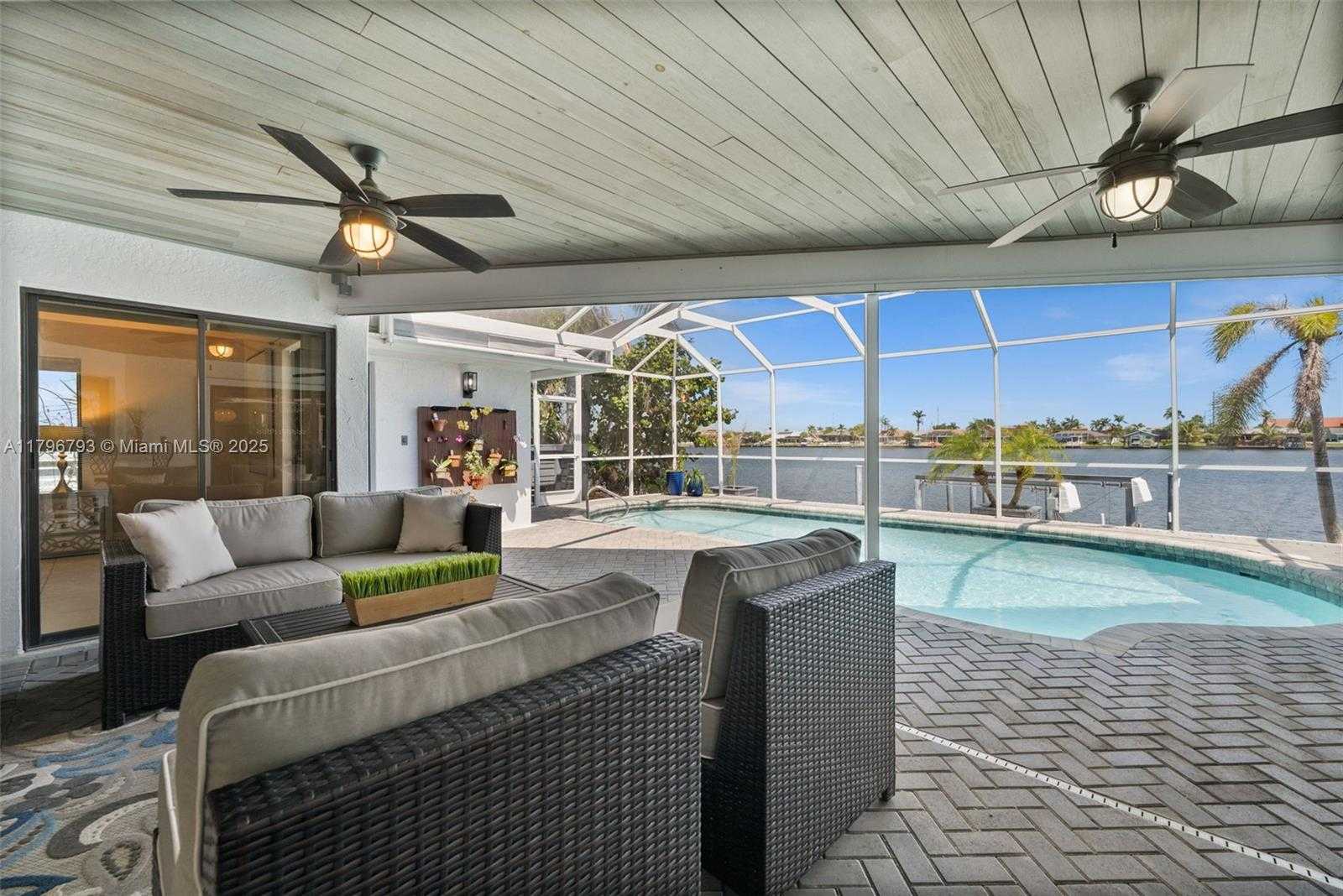 Small Image of 621 SW 49TH LN, Cape Coral Number 7