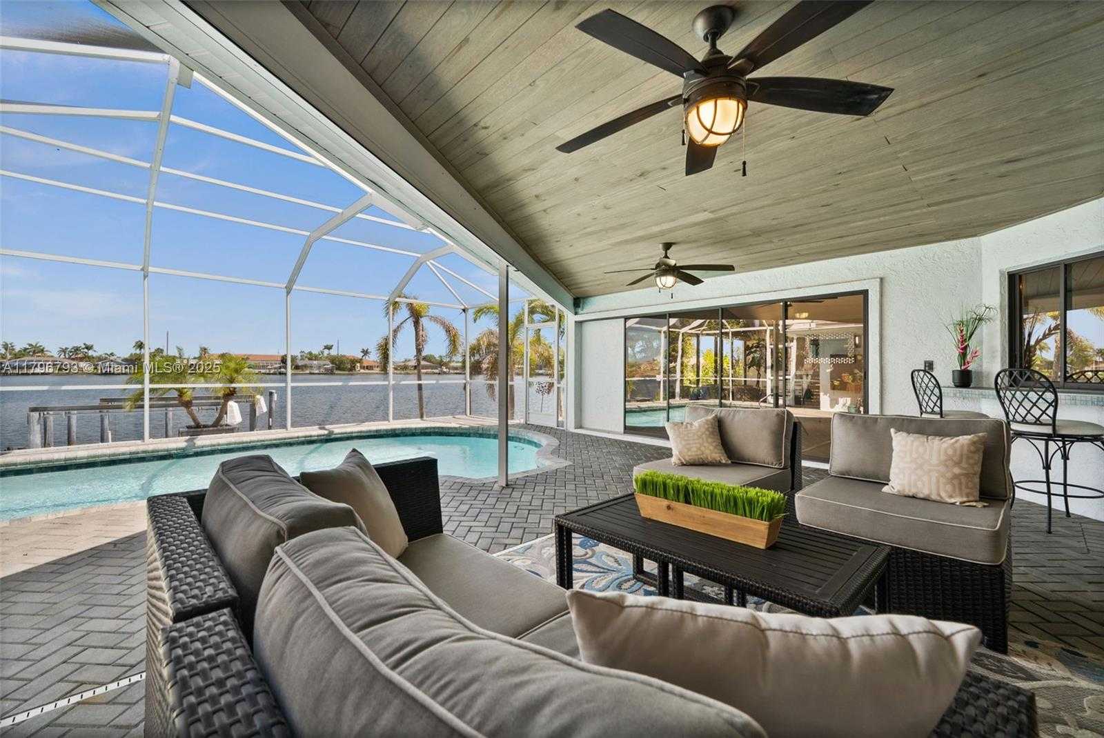 Small Image of 621 SW 49TH LN, Cape Coral Number 8
