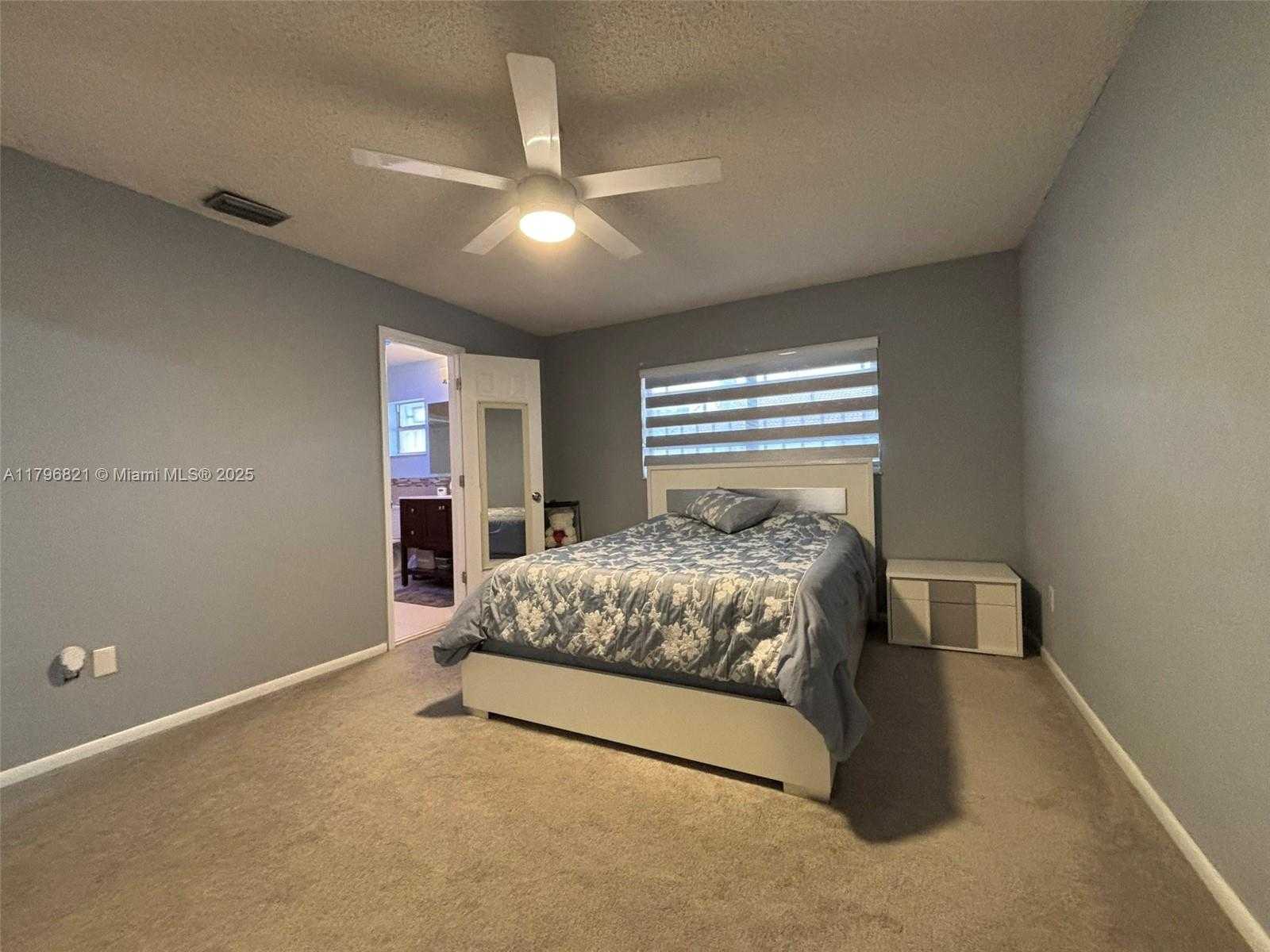 Small Image of 2765 WEST 54TH ST, Hialeah Number 19