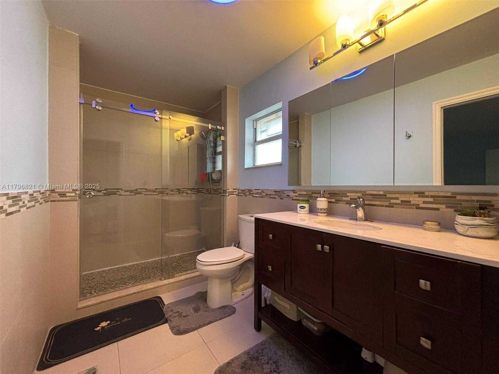 Small Image of 2765 WEST 54TH ST, Hialeah Number 21