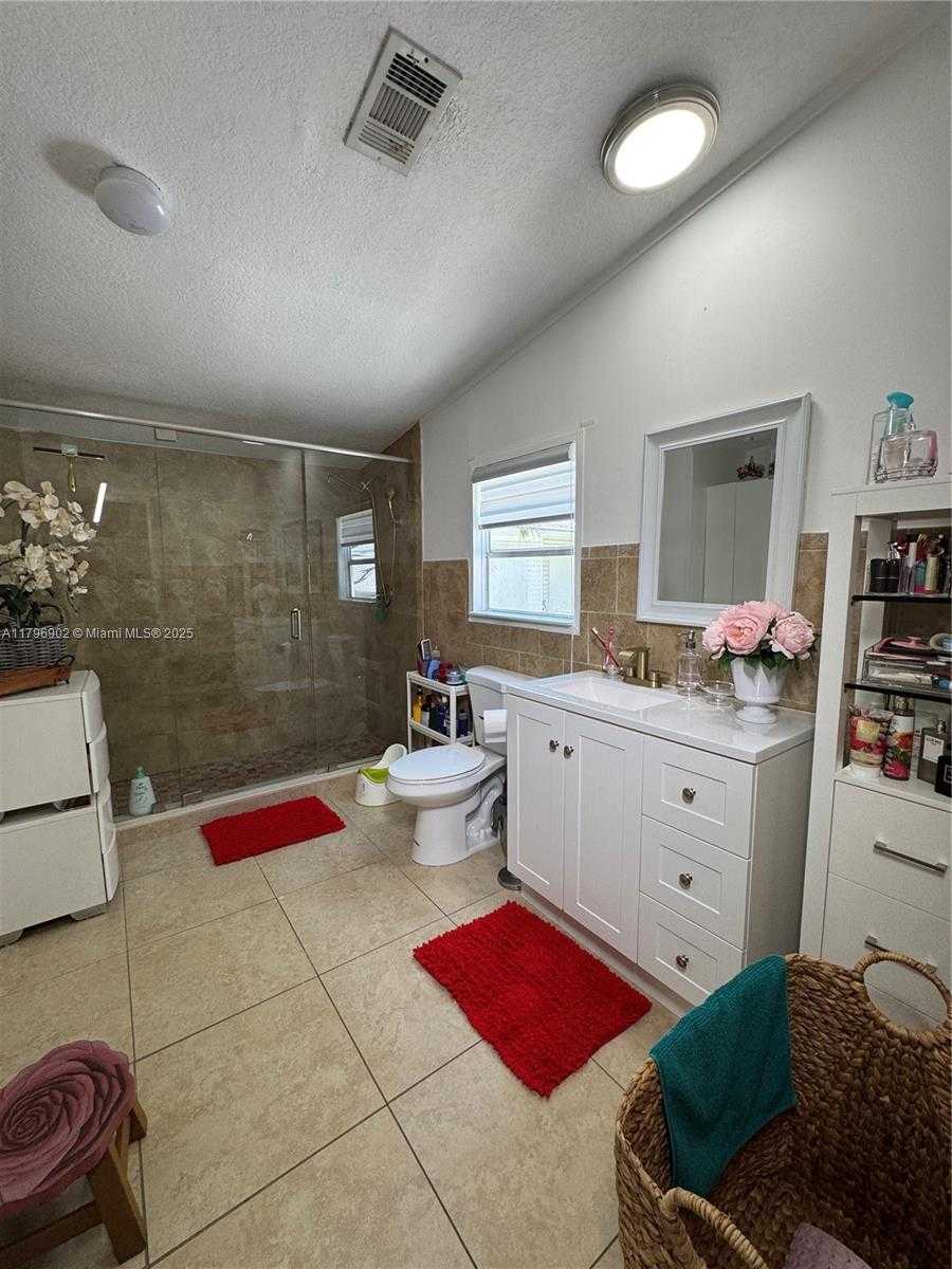 Small Image of 19800 SOUTH WEST 180AVE, Miami Number 18