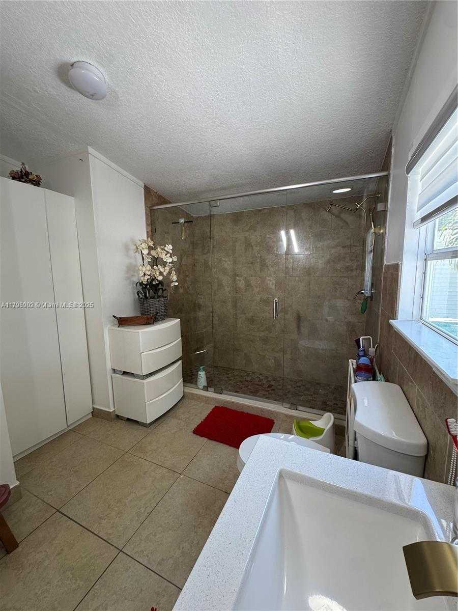 Small Image of 19800 SOUTH WEST 180AVE, Miami Number 19