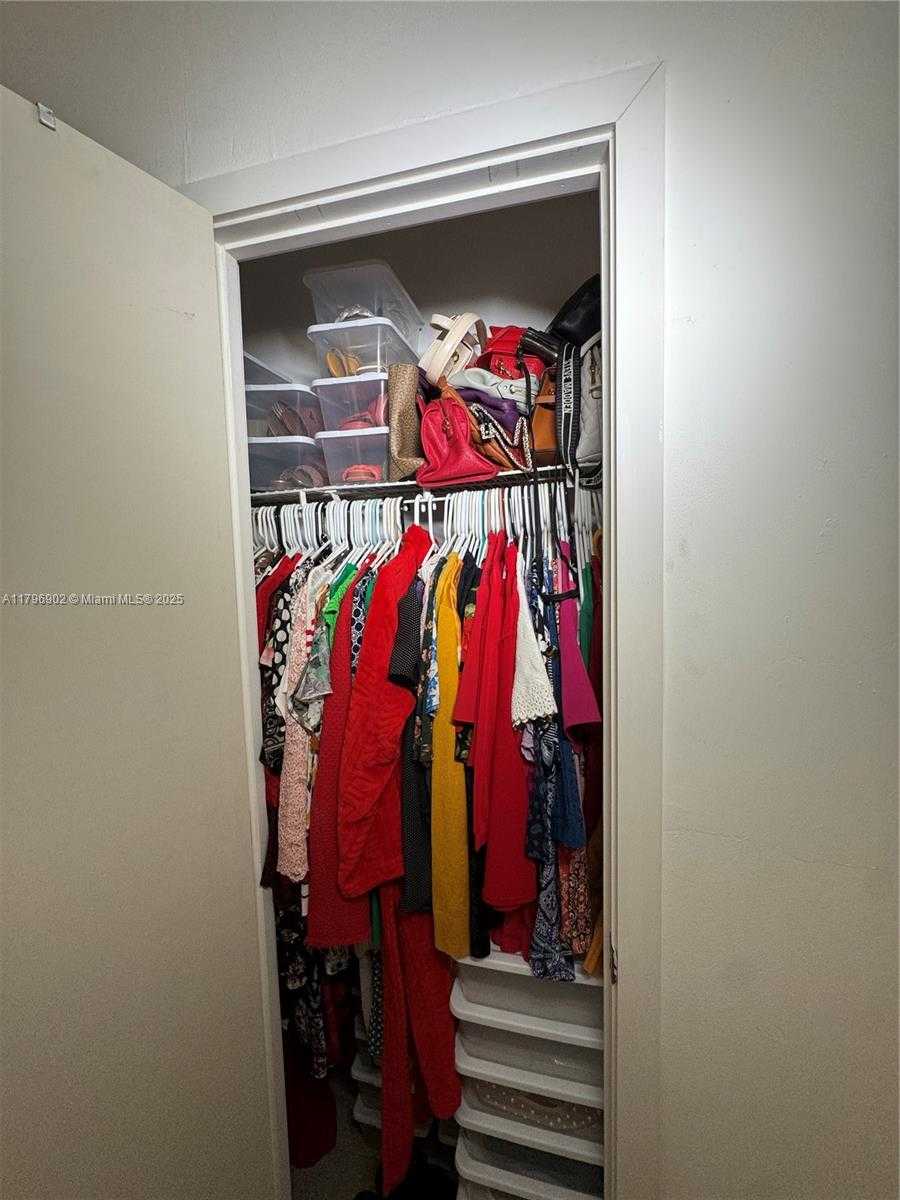 Small Image of 19800 SOUTH WEST 180AVE, Miami Number 24