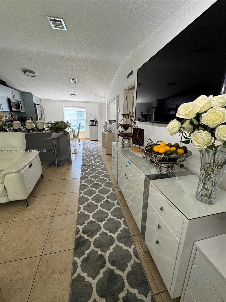 Small Image of 19800 SOUTH WEST 180AVE, Miami Number 5