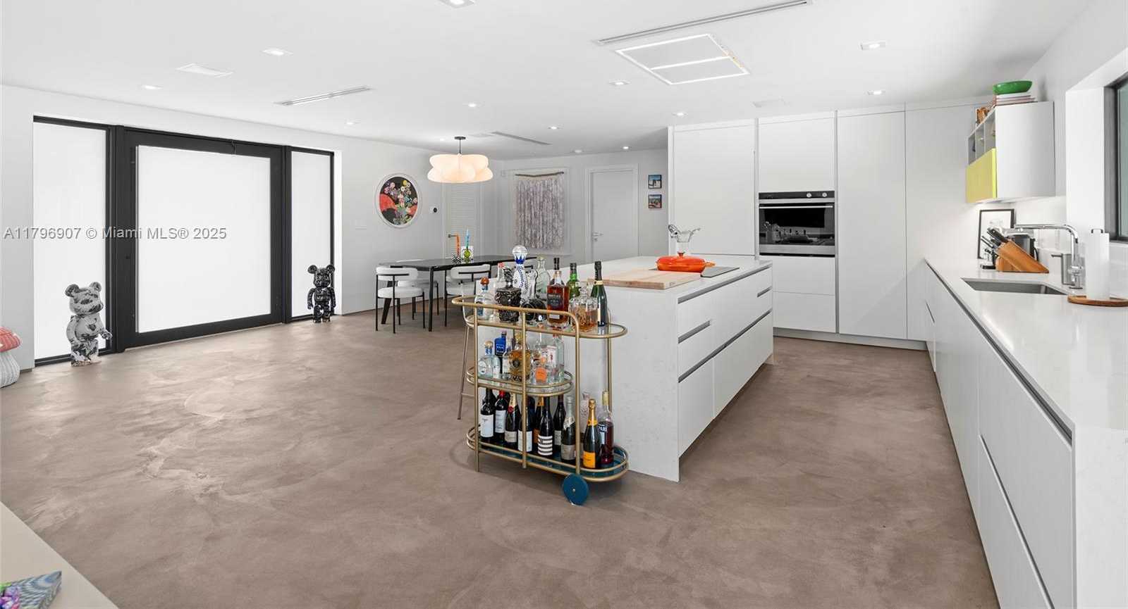 Small Image of 2020 NORTH EAST 121ST RD, North Miami Number 10