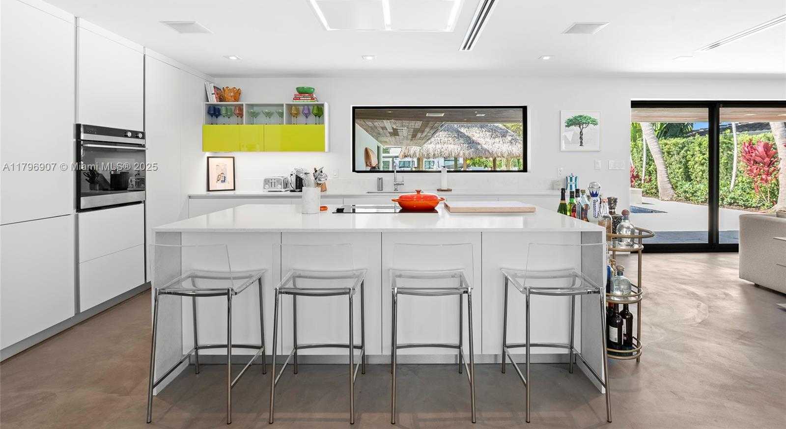 Small Image of 2020 NORTH EAST 121ST RD, North Miami Number 12