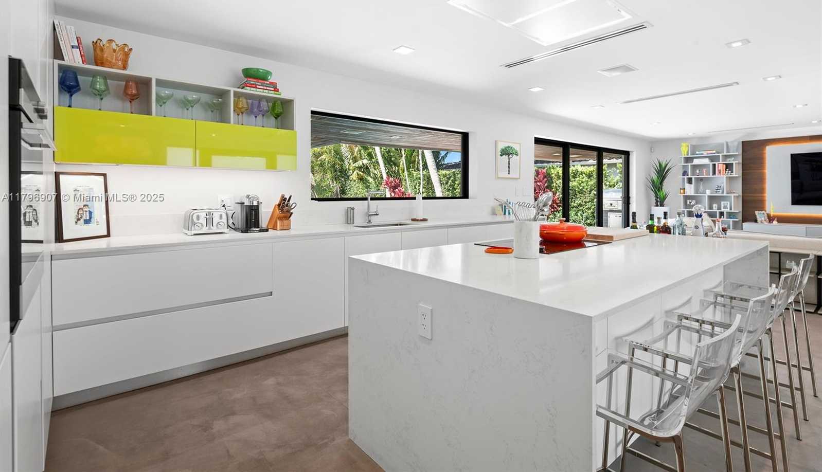 Small Image of 2020 NORTH EAST 121ST RD, North Miami Number 13