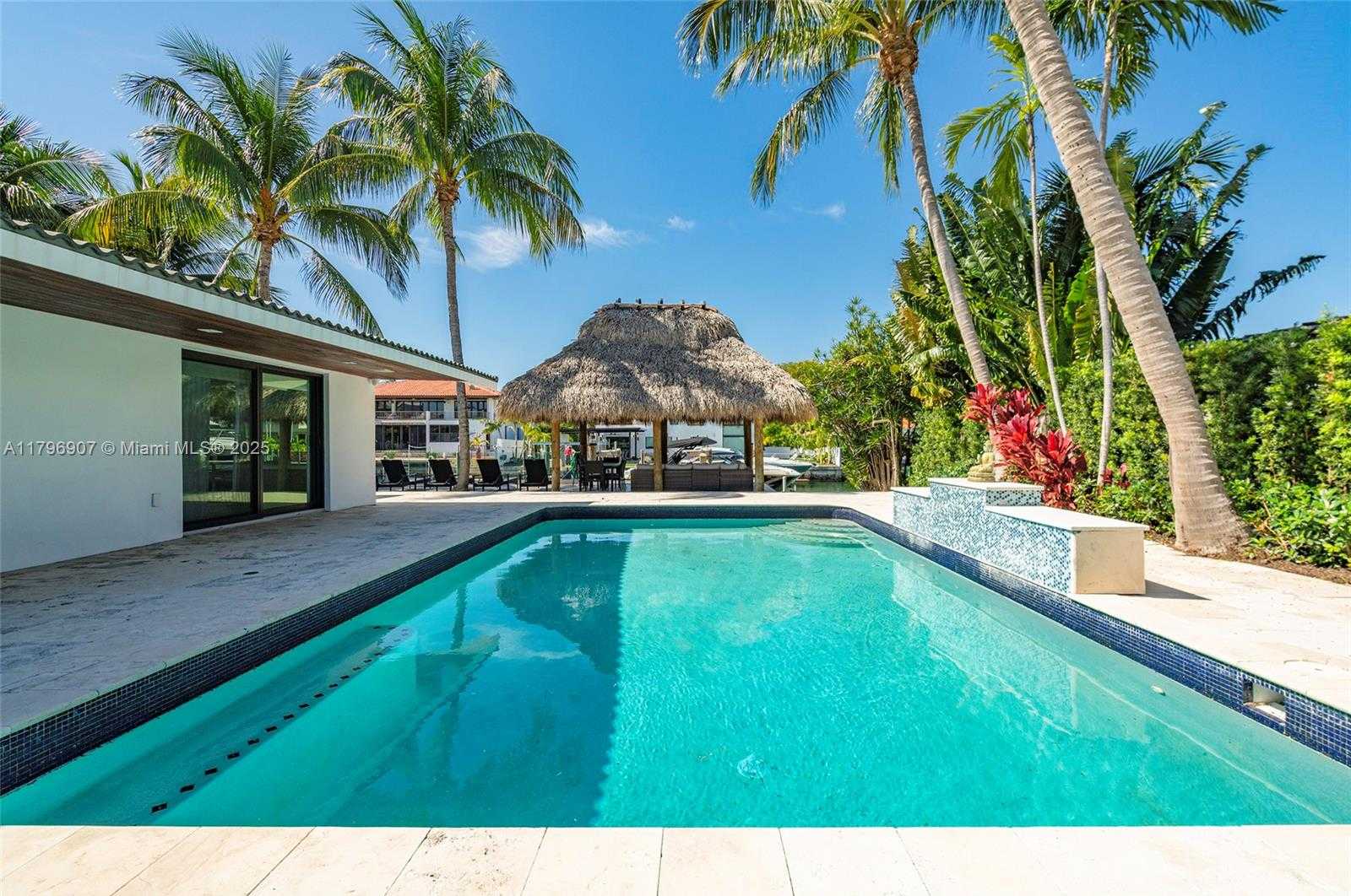 Small Image of 2020 NORTH EAST 121ST RD, North Miami Number 27