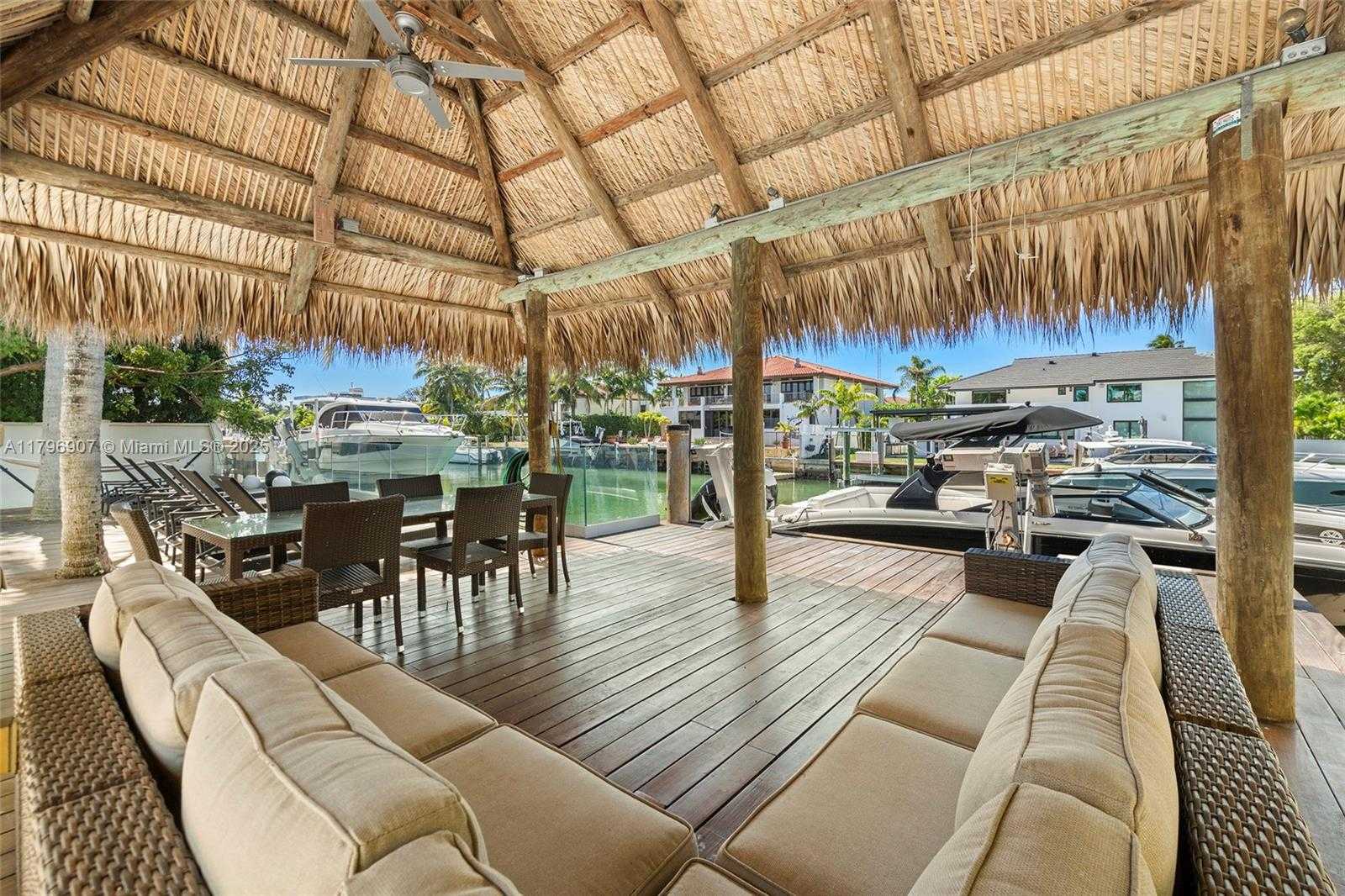 Small Image of 2020 NORTH EAST 121ST RD, North Miami Number 30