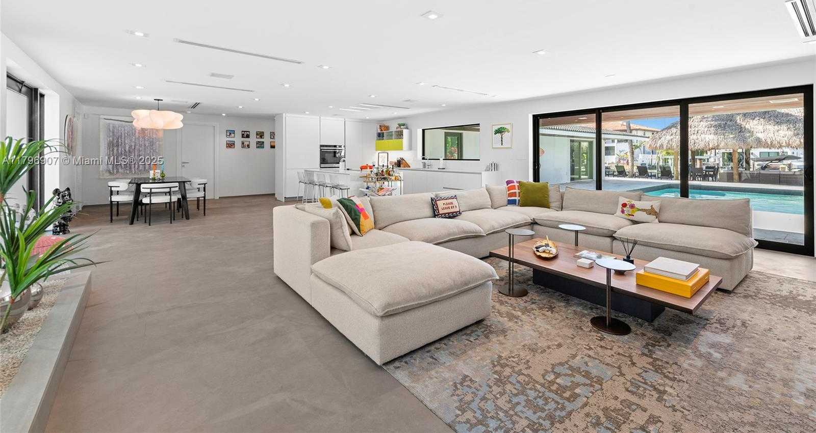 Small Image of 2020 NORTH EAST 121ST RD, North Miami Number 5