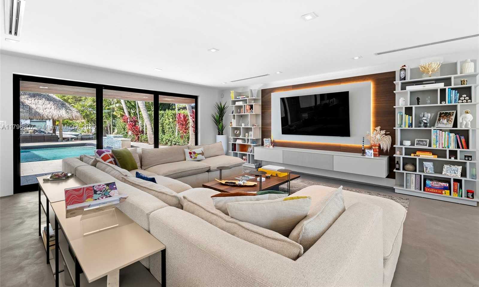 Small Image of 2020 NORTH EAST 121ST RD, North Miami Number 6