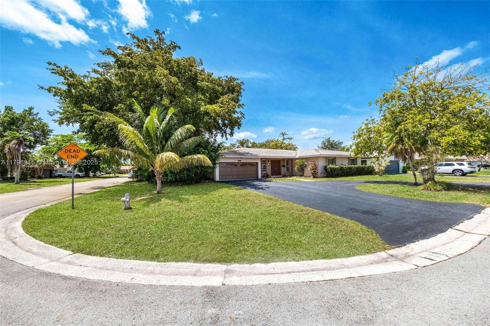 Small Image of 10840 NORTH WEST 40TH ST, Coral Springs Number 2