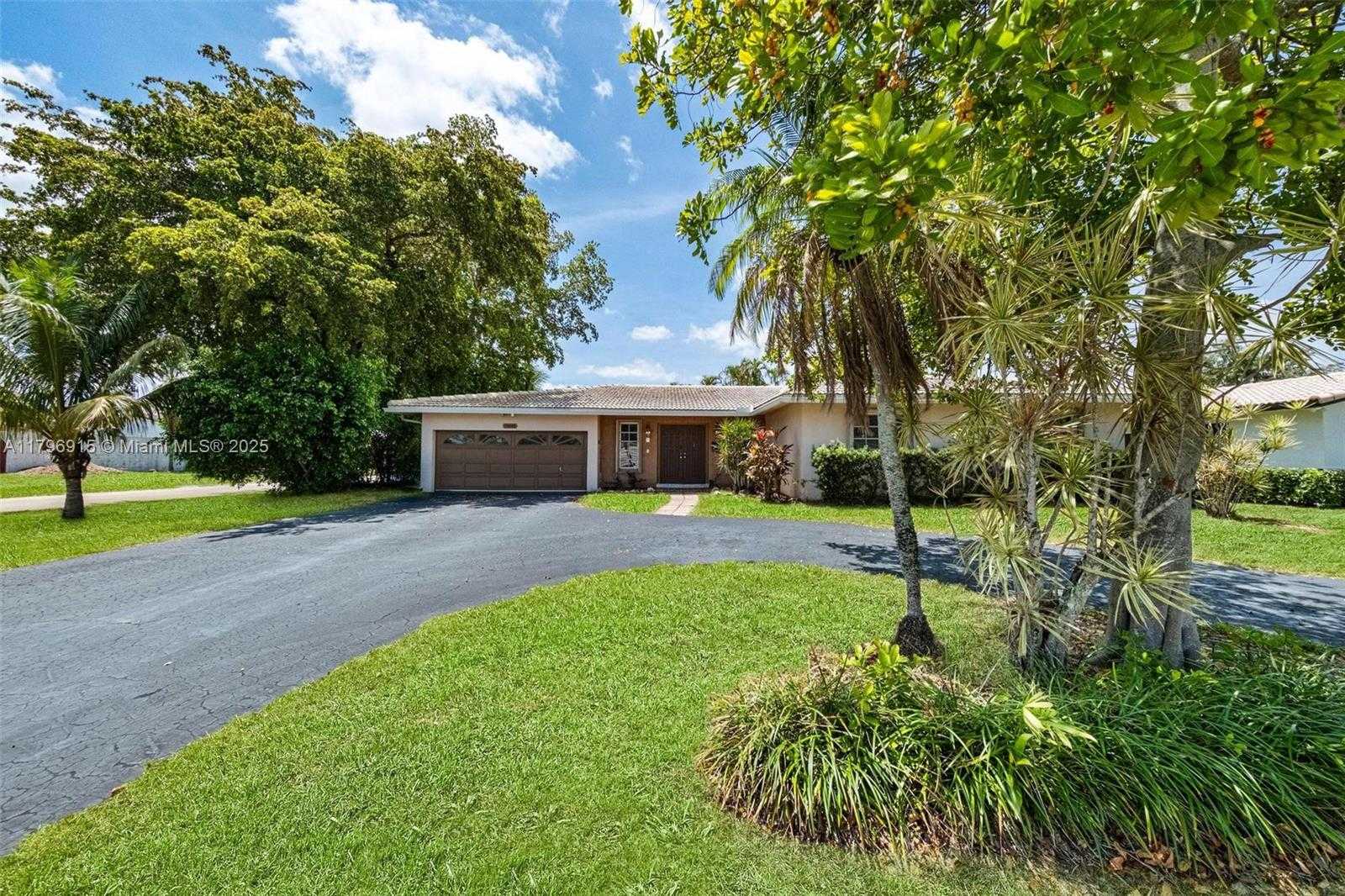 Small Image of 10840 NORTH WEST 40TH ST, Coral Springs Number 3