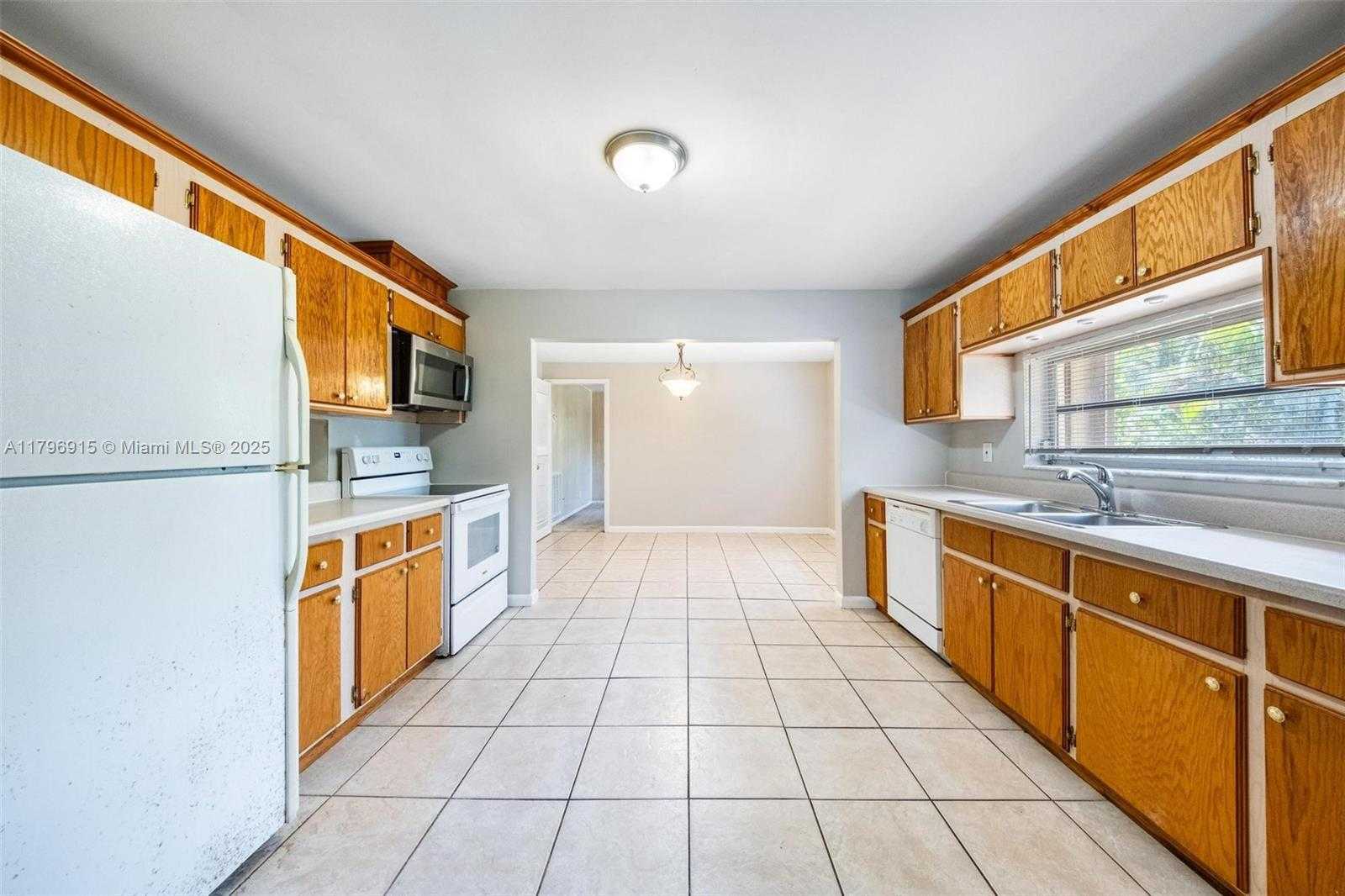 Small Image of 10840 NORTH WEST 40TH ST, Coral Springs Number 31