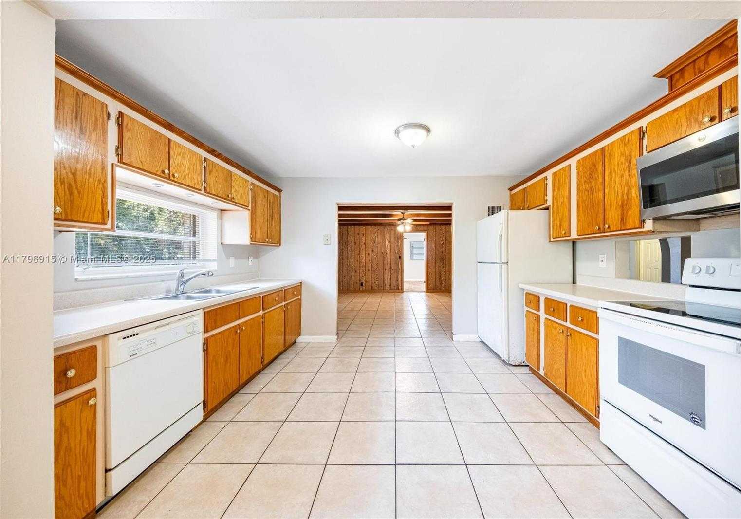 Small Image of 10840 NORTH WEST 40TH ST, Coral Springs Number 32