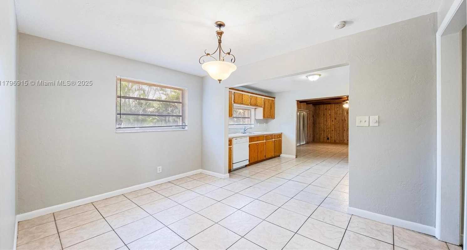 Small Image of 10840 NORTH WEST 40TH ST, Coral Springs Number 35