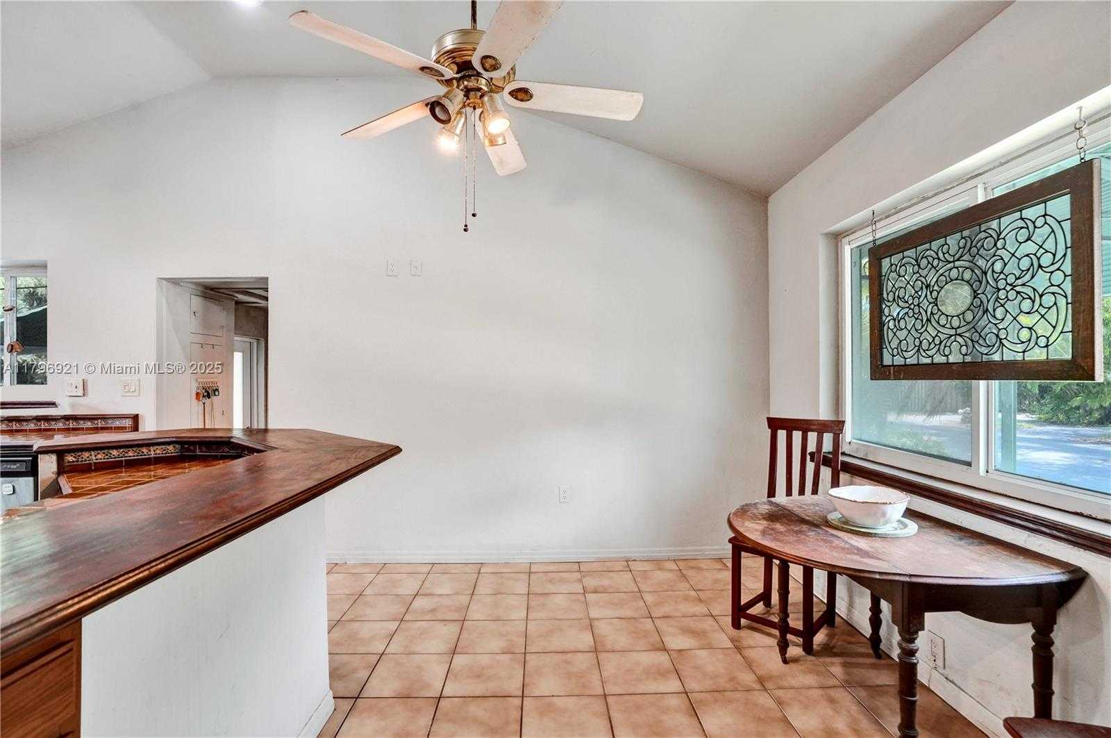 Small Image of 326 SOUTH 14TH AVE, Hollywood Number 11