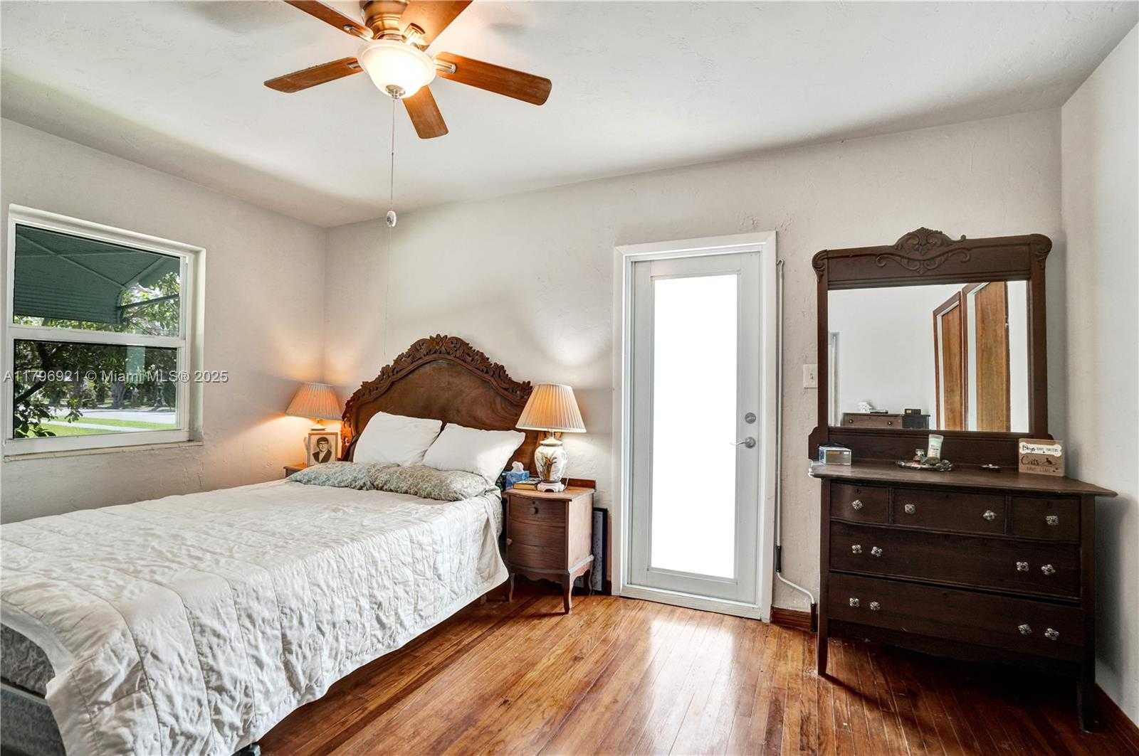 Small Image of 326 SOUTH 14TH AVE, Hollywood Number 13