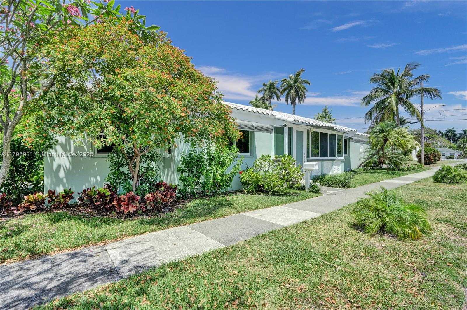 Small Image of 326 SOUTH 14TH AVE, Hollywood Number 2
