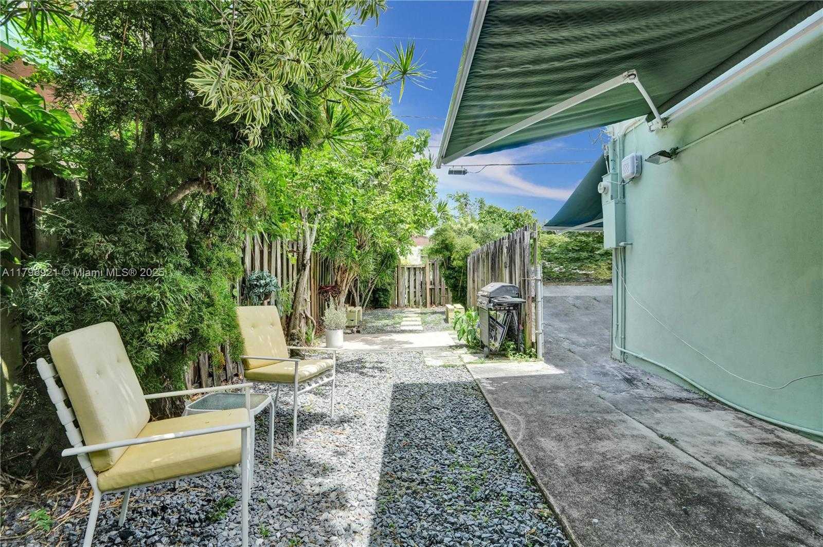 Small Image of 326 SOUTH 14TH AVE, Hollywood Number 22