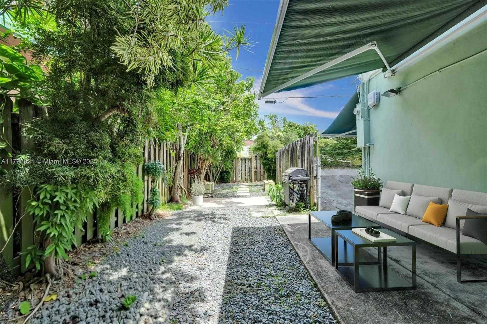 Small Image of 326 SOUTH 14TH AVE, Hollywood Number 23