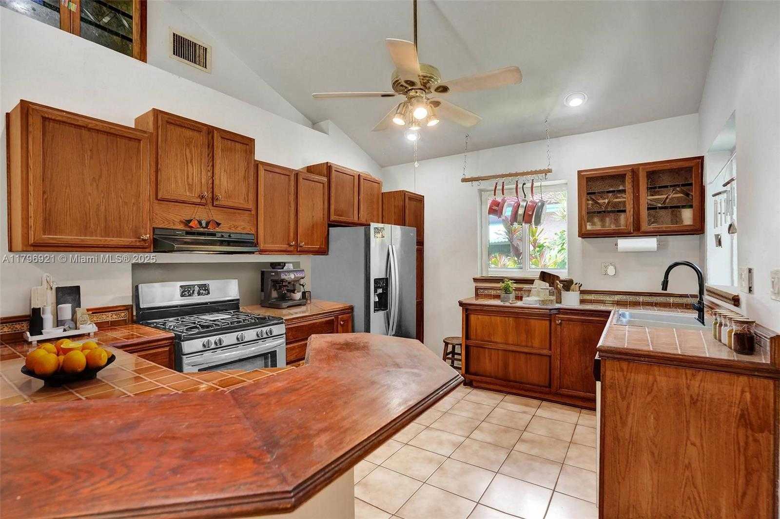 Small Image of 326 SOUTH 14TH AVE, Hollywood Number 8