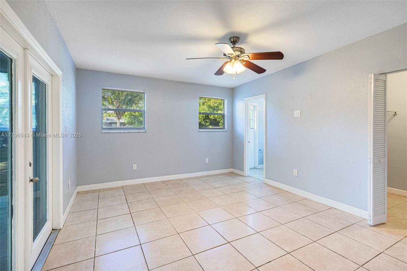 Small Image of 2459 FUNSTON ST, Hollywood Number 10