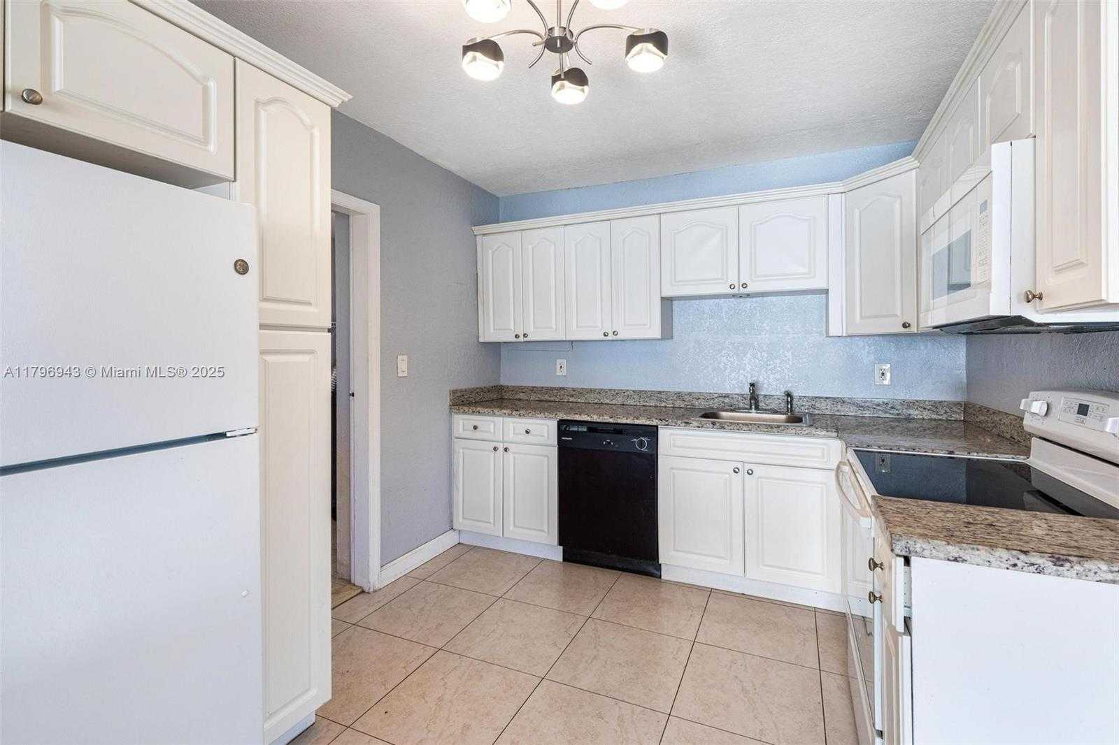 Small Image of 2459 FUNSTON ST, Hollywood Number 19
