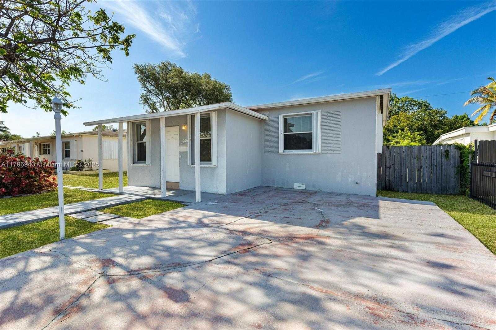 Small Image of 2459 FUNSTON ST, Hollywood Number 2