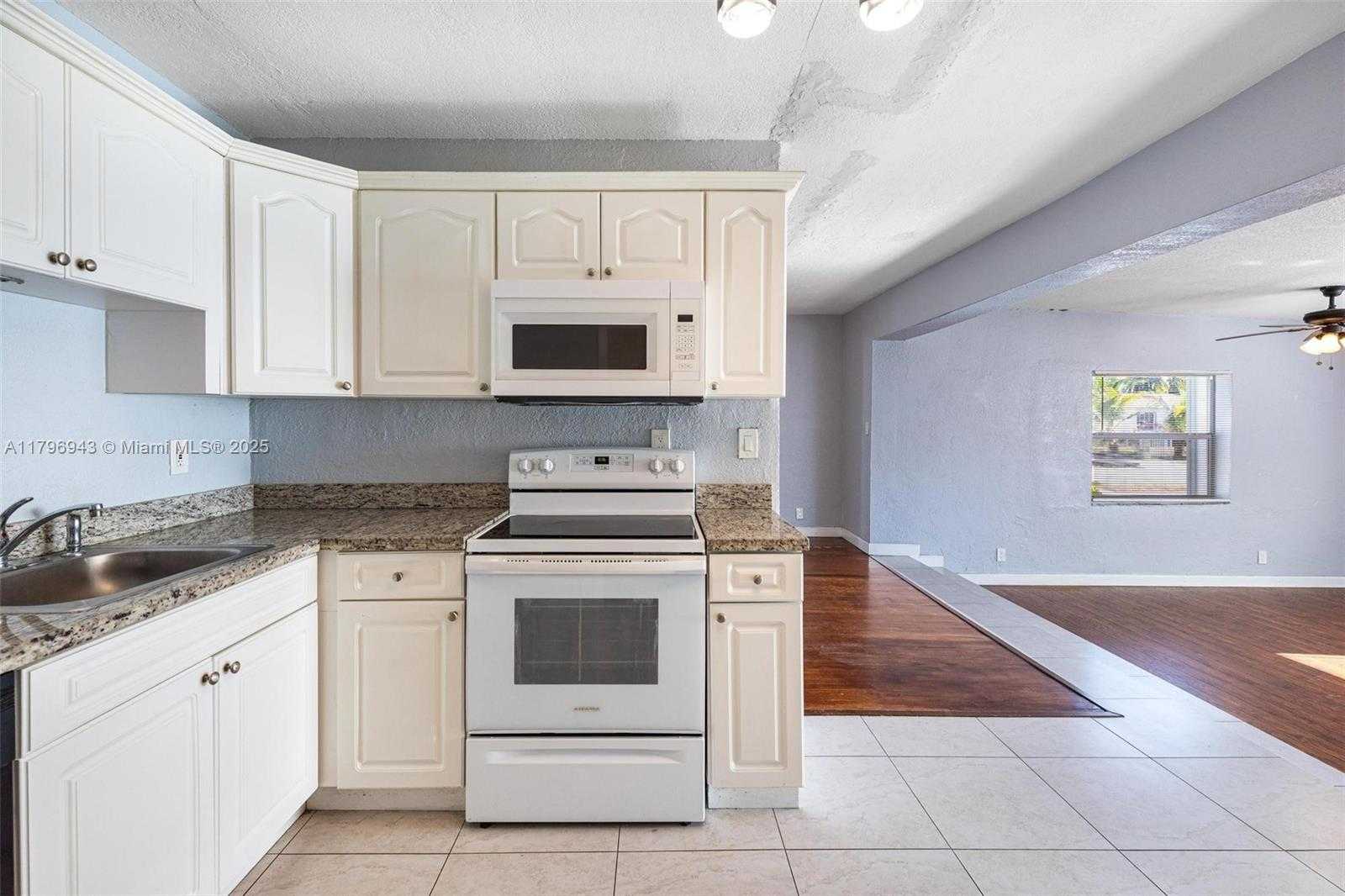 Small Image of 2459 FUNSTON ST, Hollywood Number 20