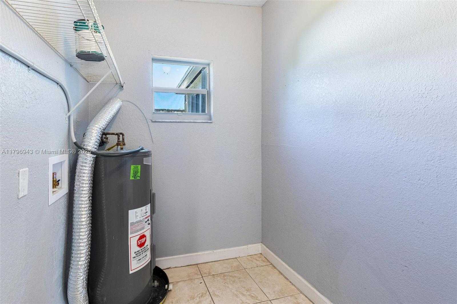 Small Image of 2459 FUNSTON ST, Hollywood Number 21