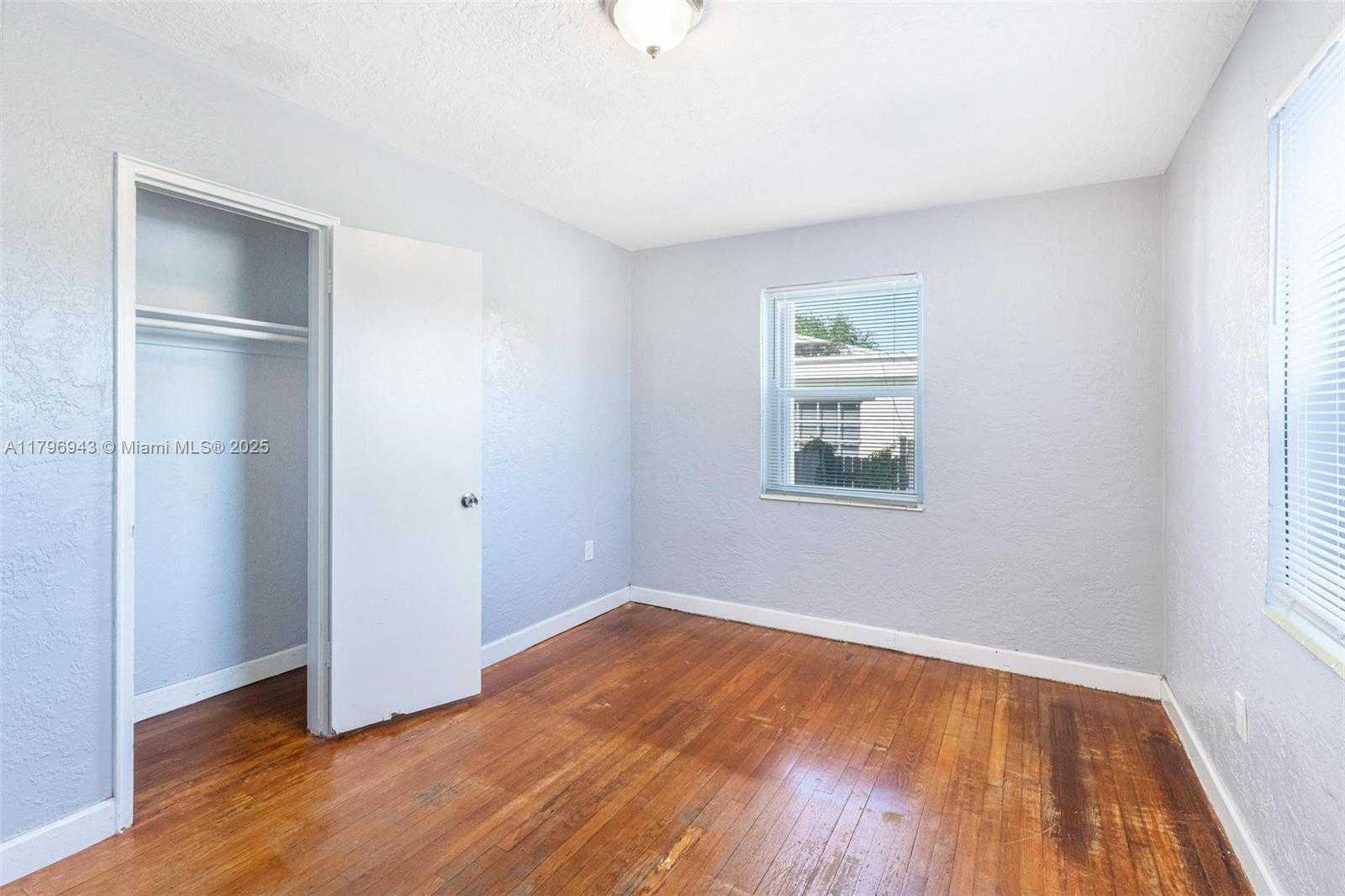 Small Image of 2459 FUNSTON ST, Hollywood Number 23