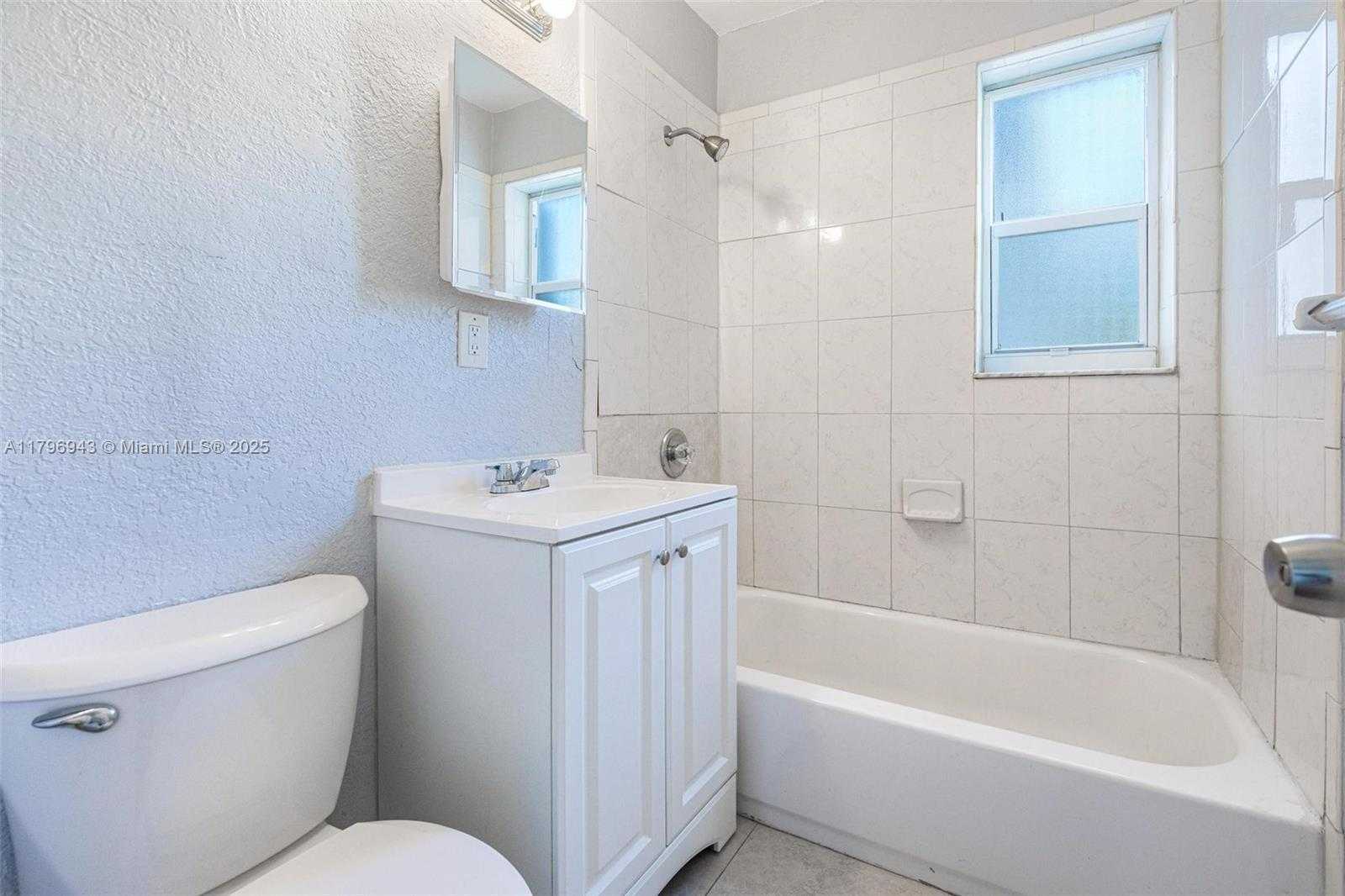 Small Image of 2459 FUNSTON ST, Hollywood Number 26