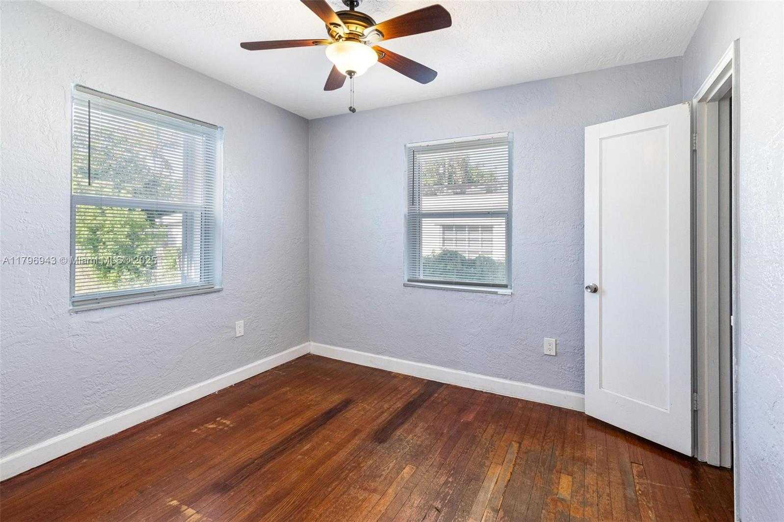 Small Image of 2459 FUNSTON ST, Hollywood Number 27