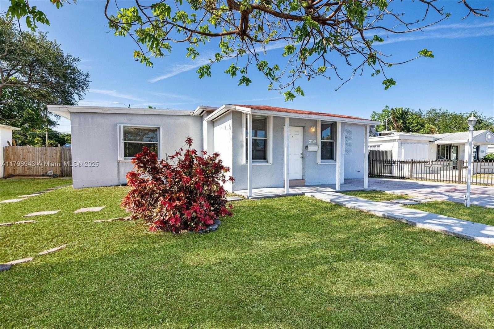 Small Image of 2459 FUNSTON ST, Hollywood Number 3