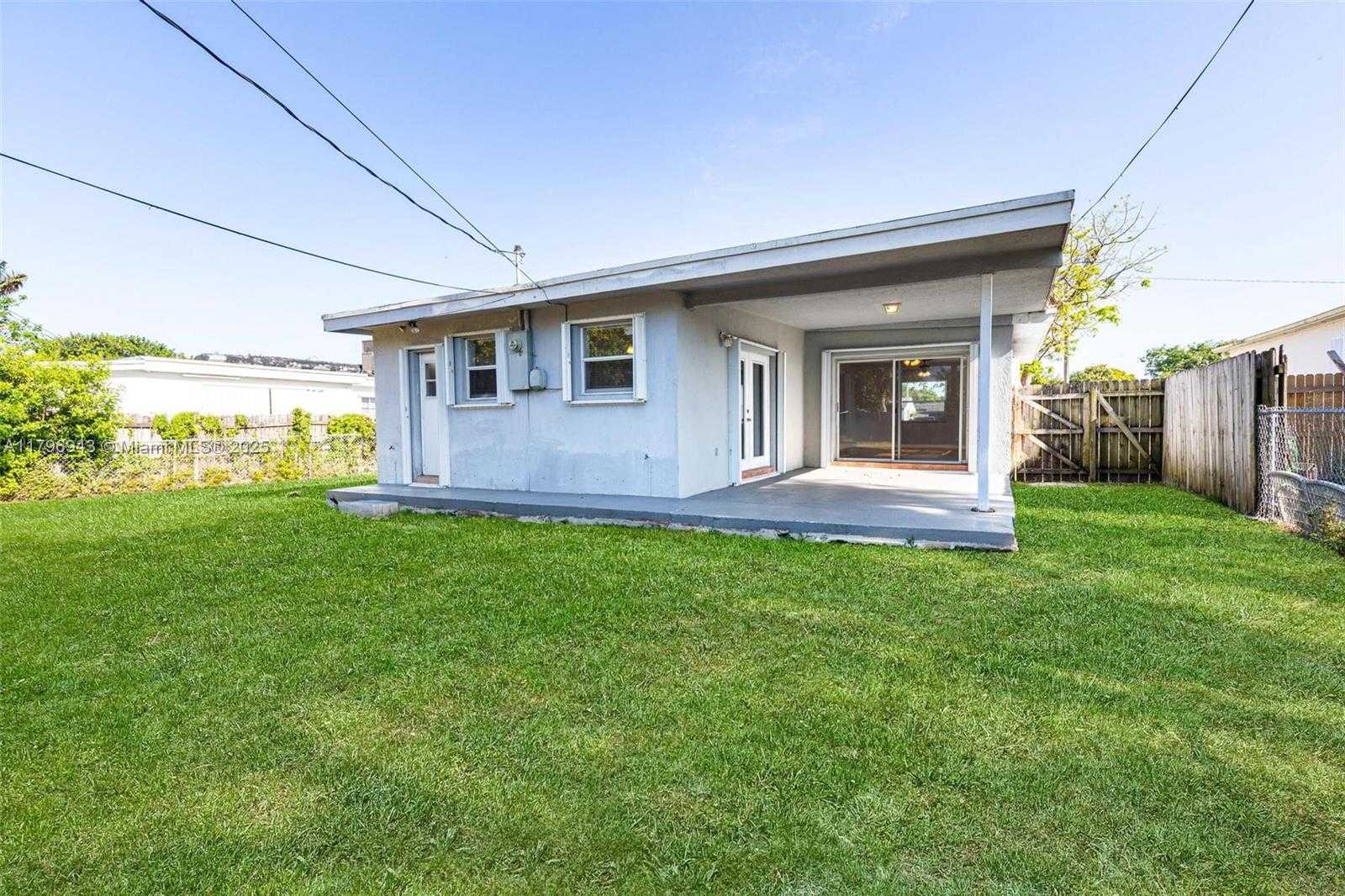Small Image of 2459 FUNSTON ST, Hollywood Number 30