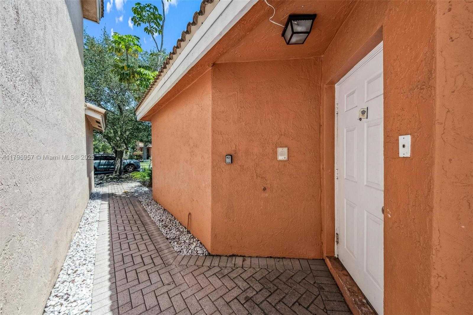 Small Image of 7196 SIENNA RIDGE LN, Lauderhill Number 11