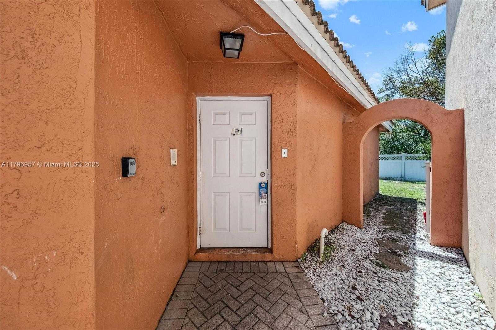 Small Image of 7196 SIENNA RIDGE LN, Lauderhill Number 12
