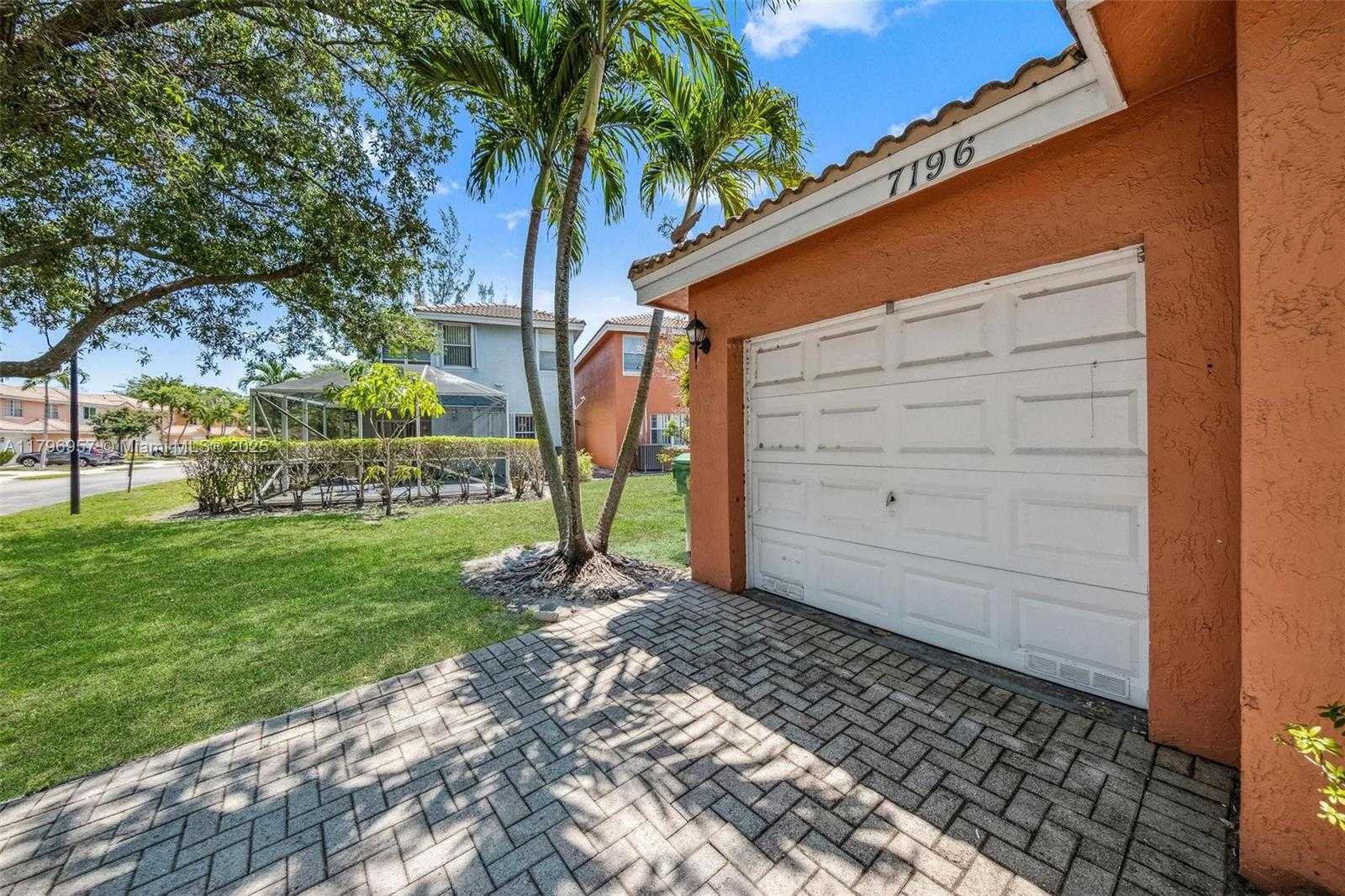 Small Image of 7196 SIENNA RIDGE LN, Lauderhill Number 13