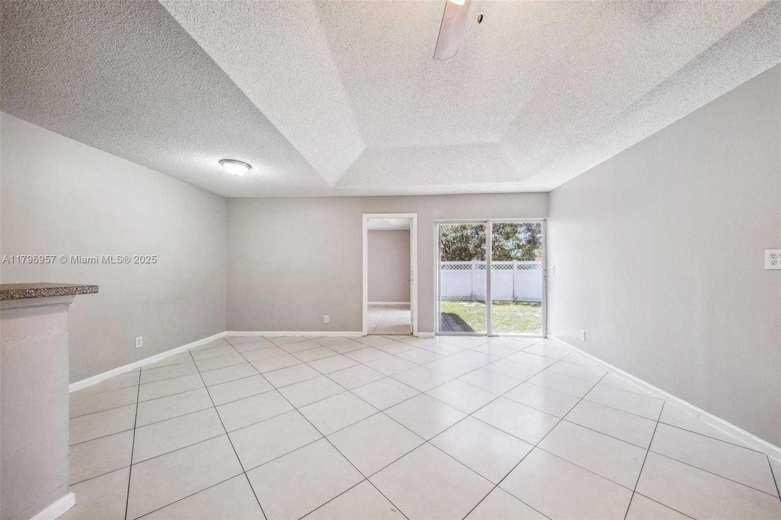 Small Image of 7196 SIENNA RIDGE LN, Lauderhill Number 16