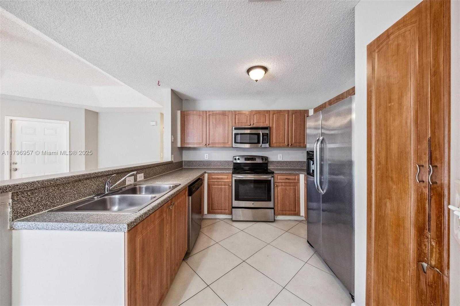 Small Image of 7196 SIENNA RIDGE LN, Lauderhill Number 20