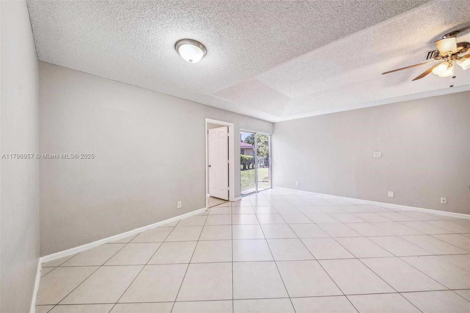 Small Image of 7196 SIENNA RIDGE LN, Lauderhill Number 22