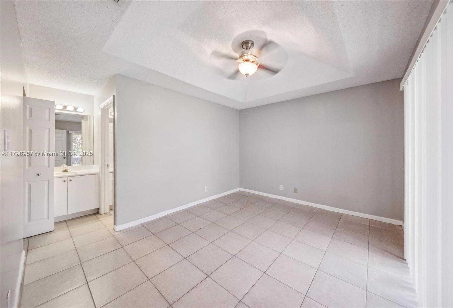 Small Image of 7196 SIENNA RIDGE LN, Lauderhill Number 23