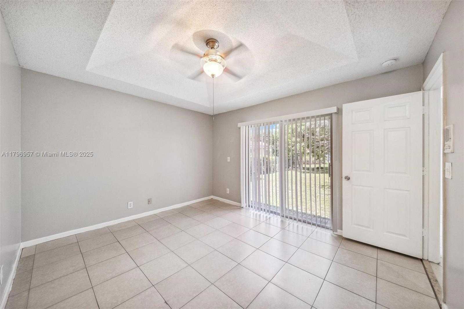 Small Image of 7196 SIENNA RIDGE LN, Lauderhill Number 24