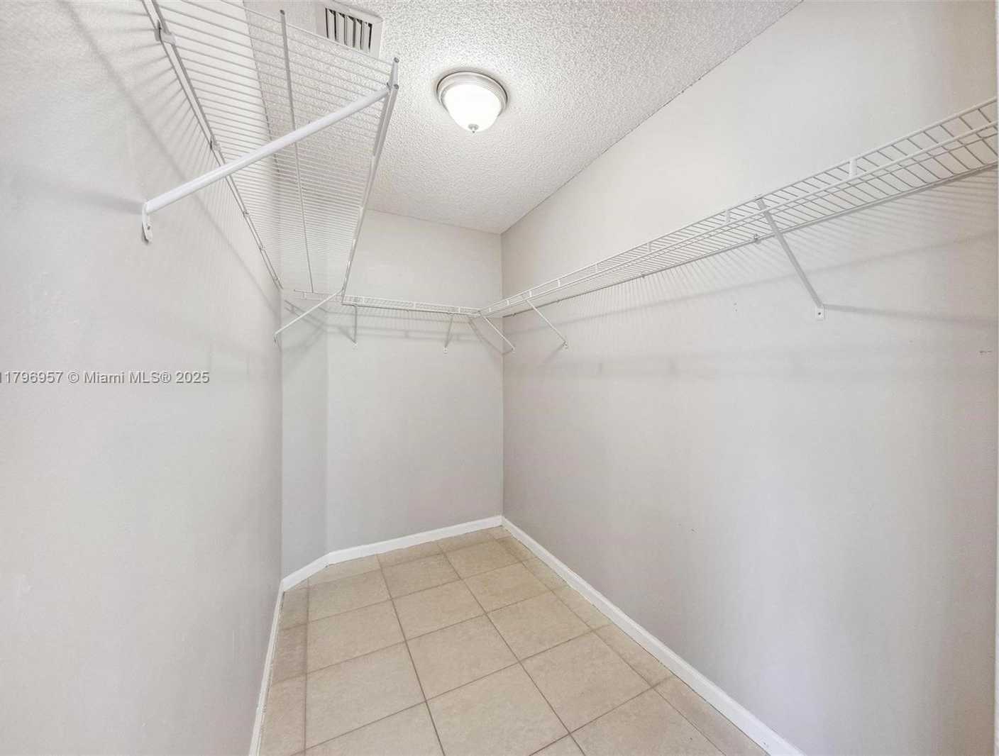 Small Image of 7196 SIENNA RIDGE LN, Lauderhill Number 25