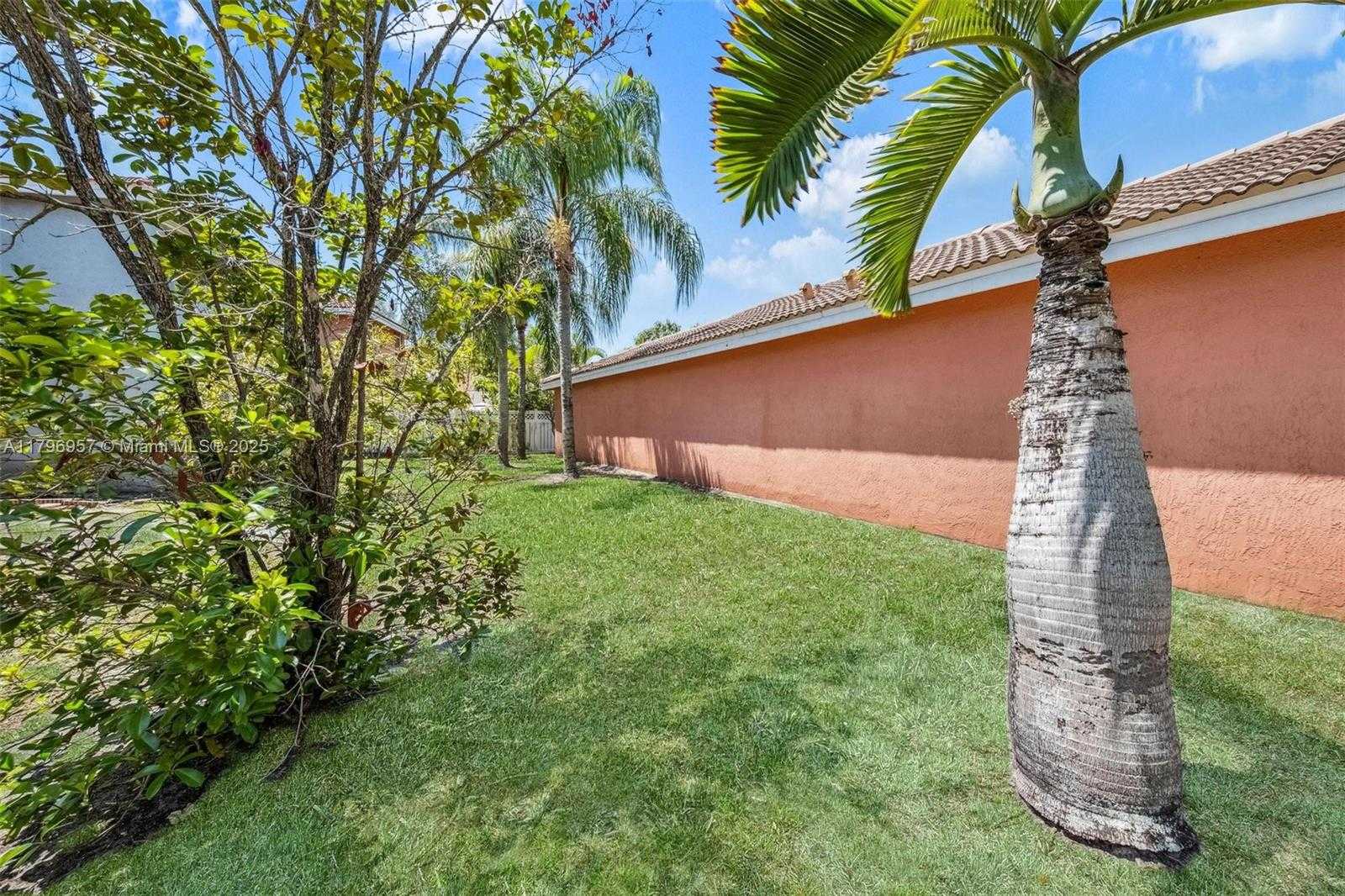Small Image of 7196 SIENNA RIDGE LN, Lauderhill Number 5