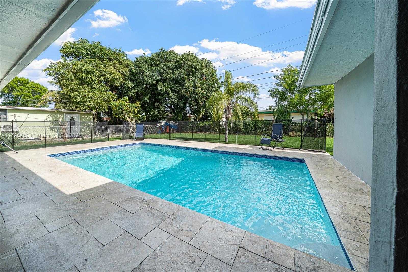 Small Image of 2360 NORTH WEST 183RD ST, Miami Gardens Number 19