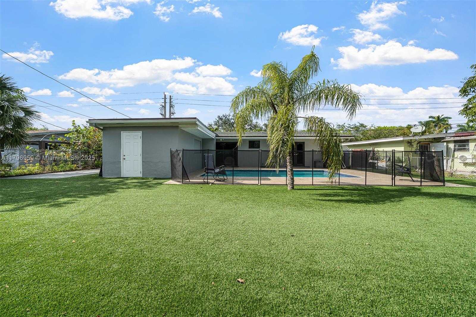 Small Image of 2360 NORTH WEST 183RD ST, Miami Gardens Number 20