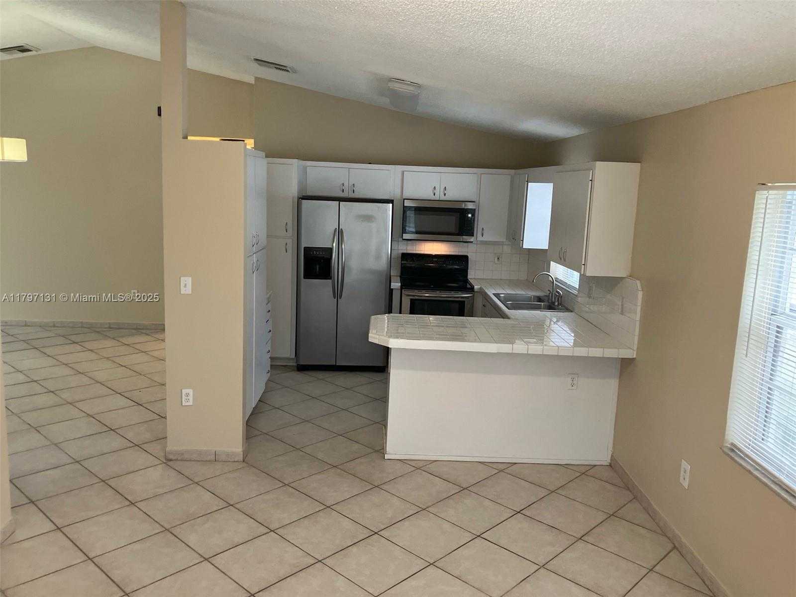Small Image of 17691 SOUTH WEST 4TH CT, Pembroke Pines Number 9
